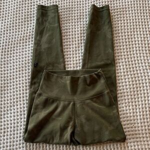 P’tula Olive Green Camouflage Leggings